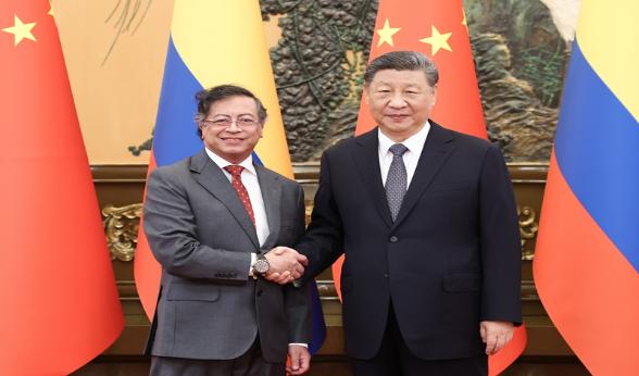 ="习近平会见哥伦比亚总统佩特罗"